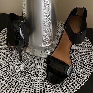 MICHAEL KORS sandals Size 9